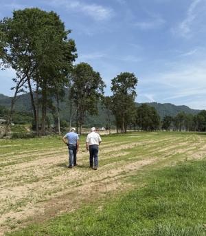 Ag Commissioner Charlie Hatcher and Doug Bowman at Miller Farm in Unicoi County Tennessee Ag Commissioner Charlie Hatcher and Doug Bowman at Miller Farm in Unicoi County Tennessee
