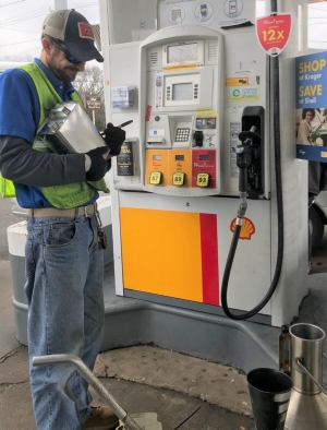 Amos Farrell fuel inspection Fuel inspection by Amos Farrell