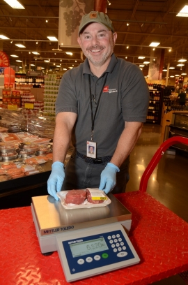 Tennessee Weights and Measures Inspector at Grocery Store Tennessee Weights and Measures Inspector at Grocery Store
