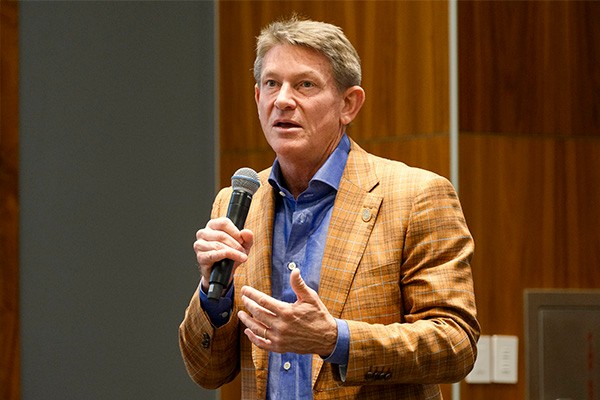 DSCF0596-2 University of Tennessee President Randy Boyd shares his passion for collegiate recovery at an event at UT Knoxville.