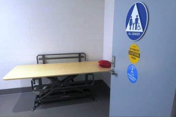 an example of a full-size, height-adjustable changing space. 