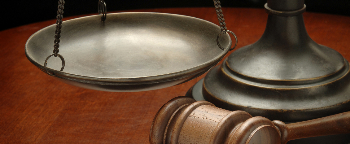 Picture of scale and gavel