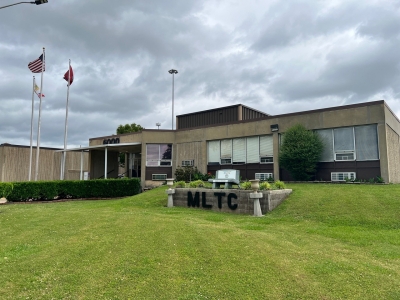 Photo of the Mark Luttrell Transition Center facility entrance area.