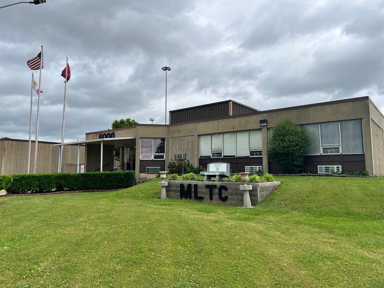 Photo of the Mark Luttrell Transition Center facility entrance area