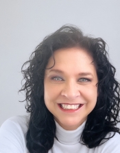 Photo of Kelly Johns from the Department of Tourist Development