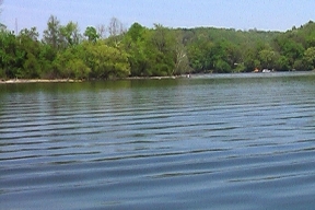 photo of a lake in Tennessee