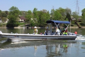 photo of boat on Emory River