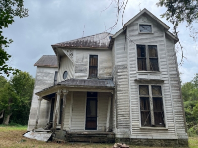 Cedar Heights Farmhouse