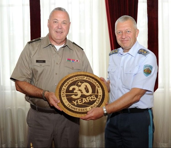 Brig. Gen. Warner Ross, Tennessee’s Adjutant General, presents Lt. Gen. Tsanko Stoykov, Bulgaria’s Deputy Chief of Defense, with a special plaque during the 30-year anniversary and celebration conference between the Tennessee National Guard and the Bulgarian Armed Forces held in Sofia, Bulgaria, Sept. 28-29. (submitted photo) 