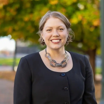 Rachael Deane headshot