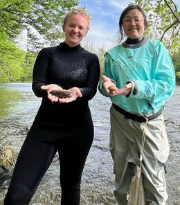 Mallory Tate, TWRA Wildlife Survey Manager/Biodiversity. and TWRA Senior Scientist Dan Hua with mussels.