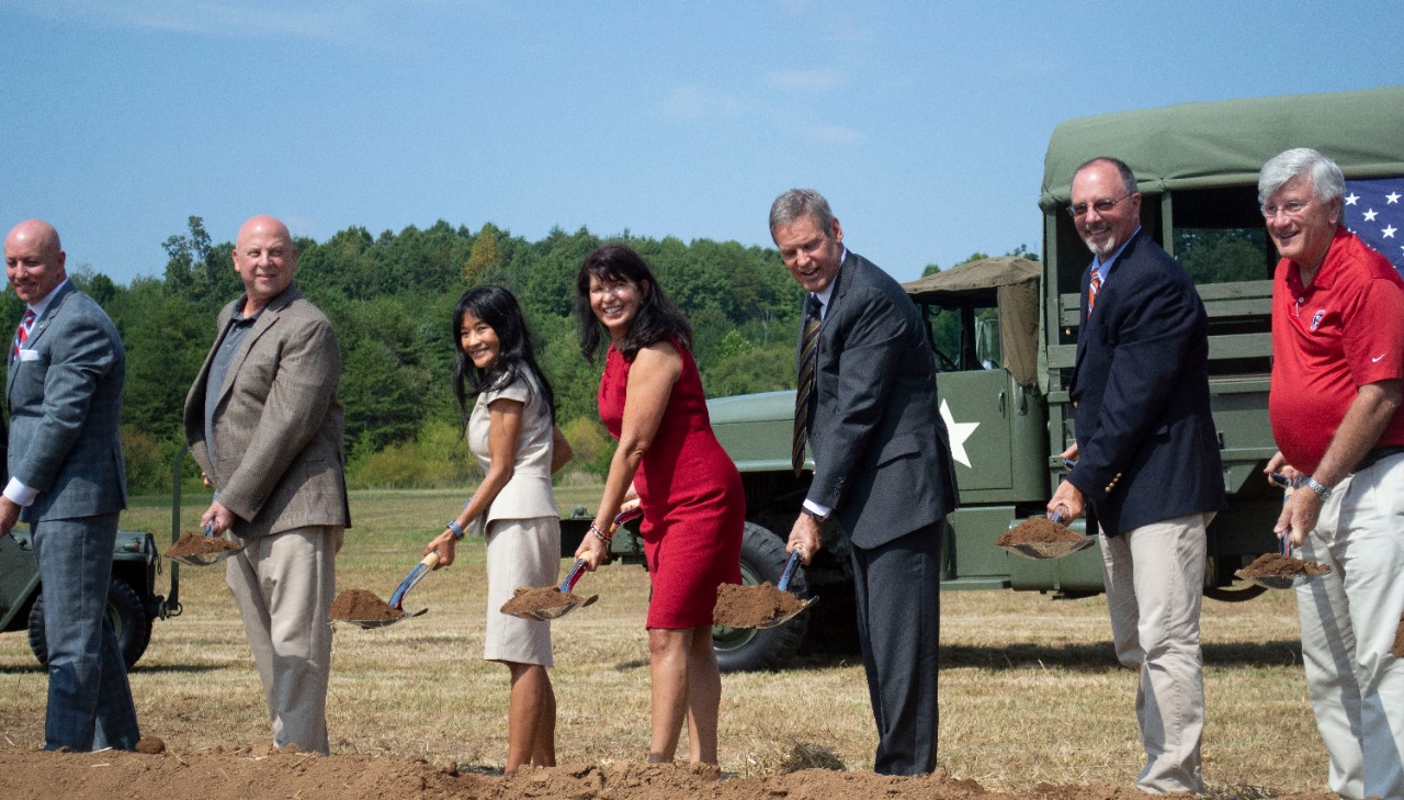 State, local and federal partners, including Gov. Lee and Commissioner Rogers, break ground. 