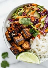 noodle bowls with lemongrass tofu and veggies
