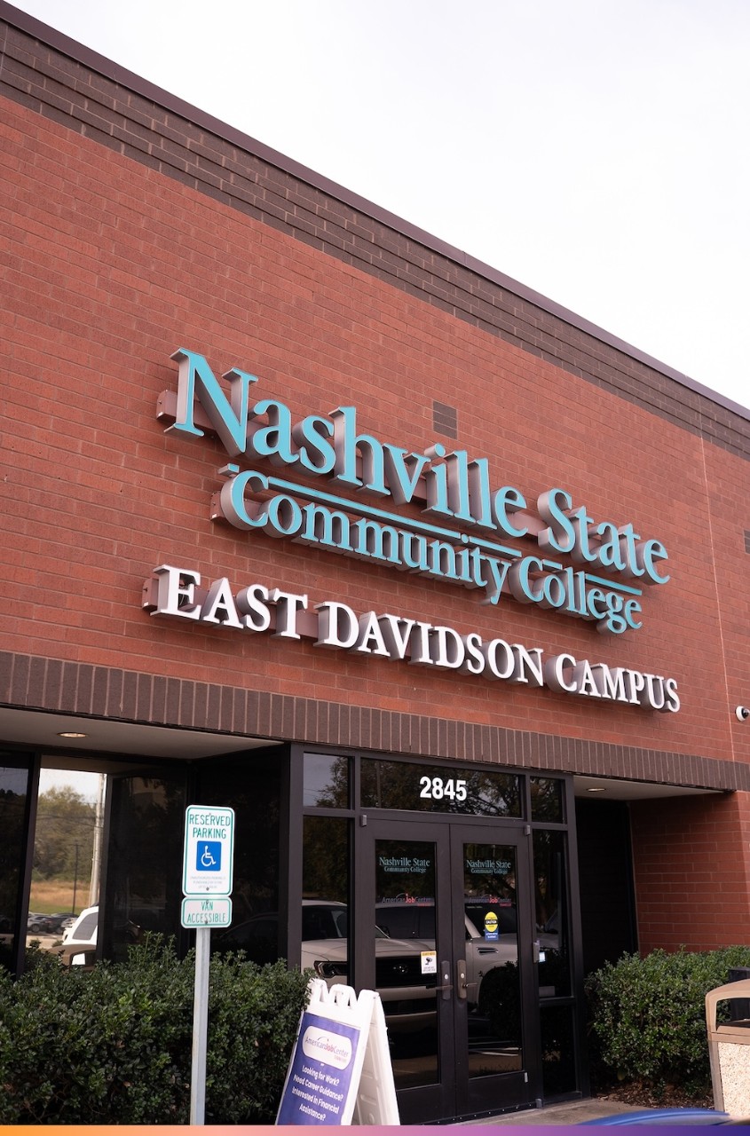 Building with letters that say Nashville State Community College East Davidson Campus