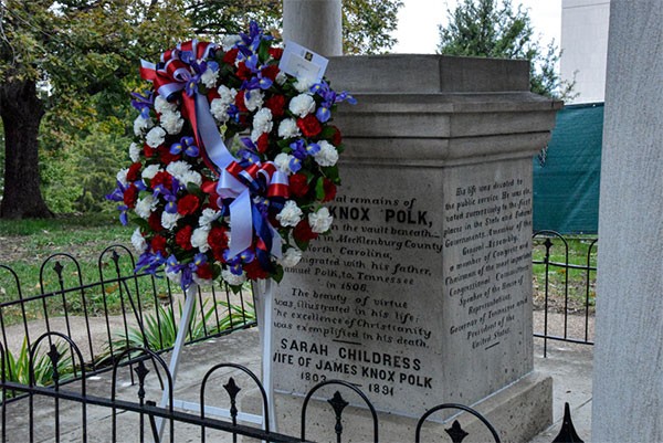 Wreath laid on President James K. Polk’s Tomb during a ceremony to honor his 226th birthday, Nov. 2. (photo by William Jones) Wreath laid on President James K. Polk’s Tomb during a ceremony to honor his 226th birthday, Nov. 2. (photo by William Jones)