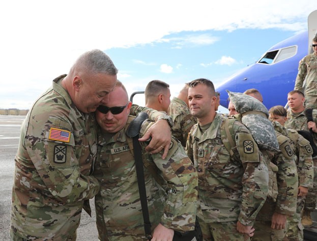Brig. Gen. Warner Ross, Tennessee’s Assistant Adjutant General – Army, welcomes home Soldiers from the Tennessee National Guard’s 268th Military Police Company on Nov. 11. More than 80 Soldiers returned to Smyrna’s Volunteer Training Center after a nearly year-long deployment to Djibouti, Africa. (photo by Lt. Col. Darrin Haas)  