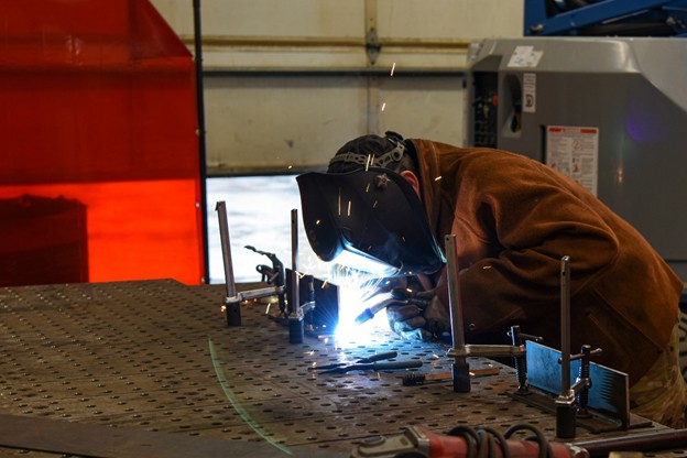 Sgt. Roger Harrington has his dad to thank for getting him interested in welding at a young age. Today he uses those skills in the Guard at the Volunteer Training Site in Smyrna, Tenn. (Photo by retired Sgt. 1st Class Edgar Castro) Sgt. Roger Harrington has his dad to thank for getting him interested in welding at a young age. Today he uses those skills in the Guard at the Volunteer Training Site in Smyrna, Tenn. (Photo by retired Sgt. 1st Class Edgar Castro)
