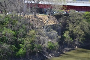 historictrailoftearsbridgeabutment070114