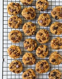 Healthy Oatmeal Cookies a rack of oatmeal cookies