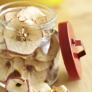 jar of dried apple slices